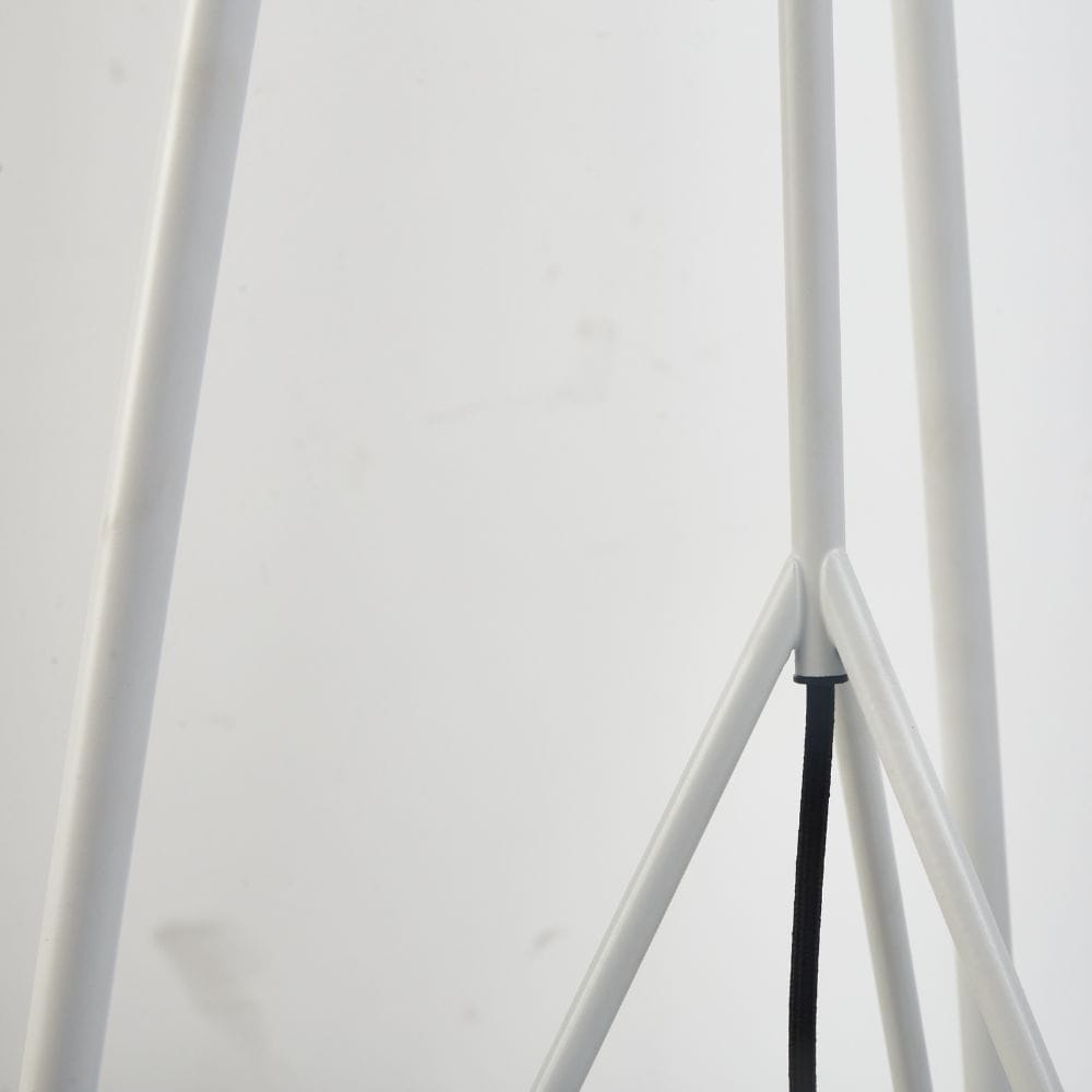 S-Class White Floor Lamp Cy-Ltd-1006-W -  Floor Lamps | مصباح أرضي أبيض من الفئة S - ebarza Furniture UAE | Shop Modern Furniture in Abu Dhabi & Dubai - مفروشات ايبازرا في الامارات | تسوق اثاث عصري وديكورات مميزة في دبي وابوظبي