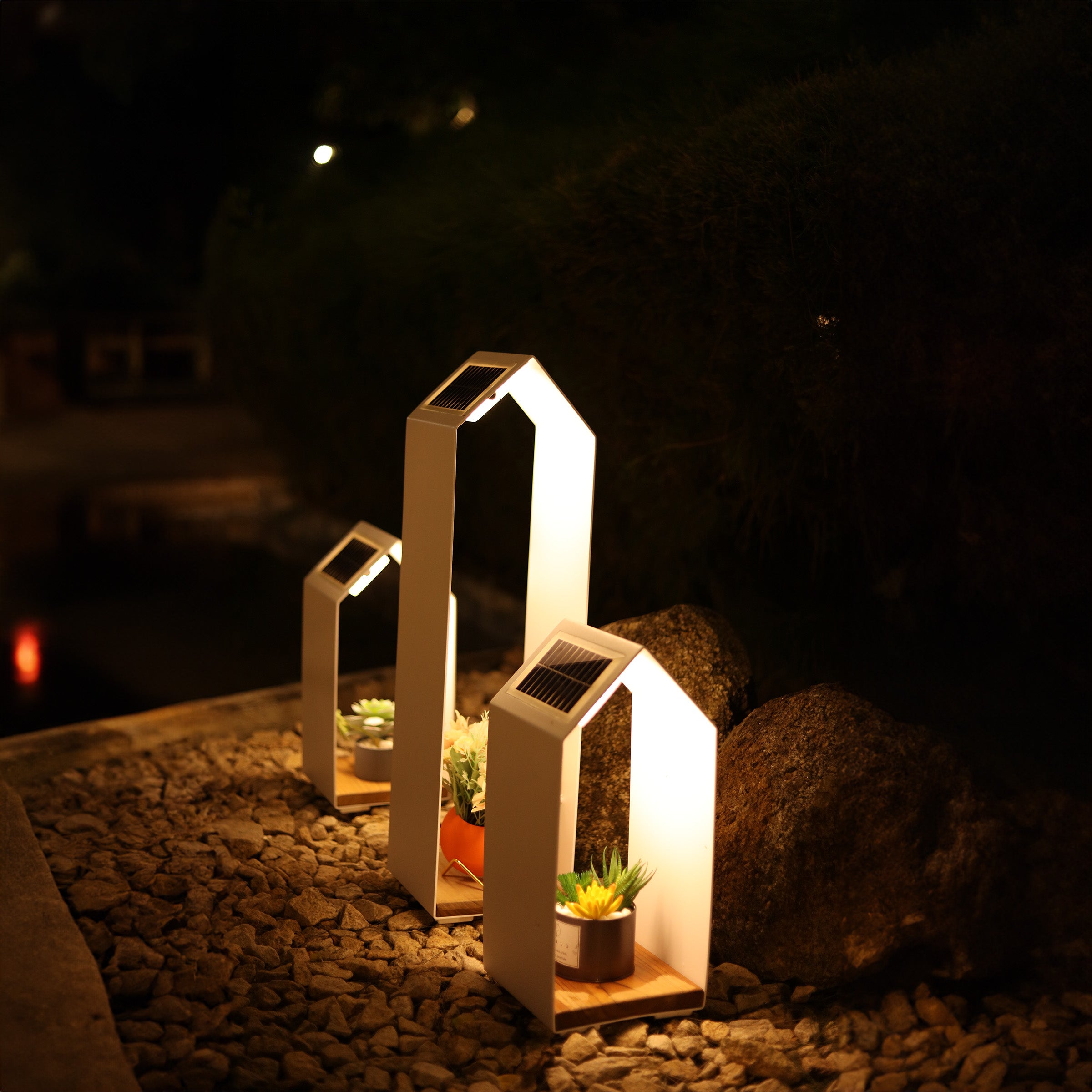 Sand matte outdoor tall light from BEACON's MYX-LS0202 smart outdoor lighting series, designed for stylish exterior illumination