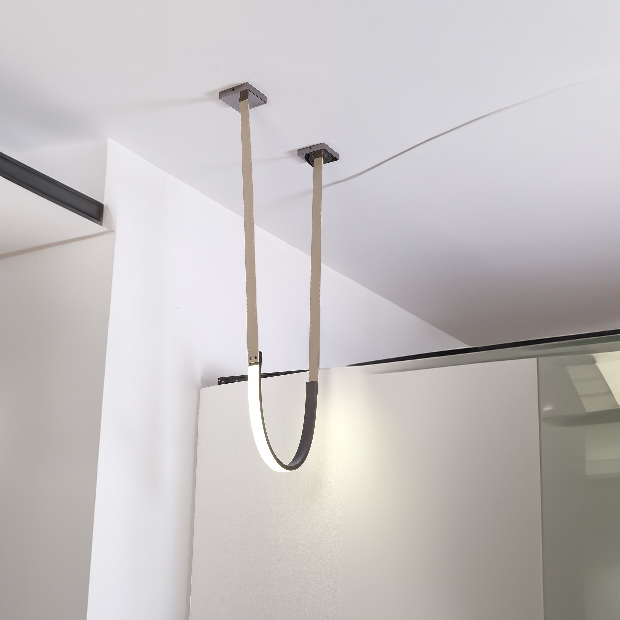 Pre-order 35 Days Delivery Set of 3x Catenary Leather Curve Pendant Lamp CY-DD-1054 -  Pendant Lamps - ebarza Furniture UAE | Shop Modern Furniture in Abu Dhabi & Dubai - مفروشات ايبازرا في الامارات | تسوق اثاث عصري وديكورات مميزة في دبي وابوظبي