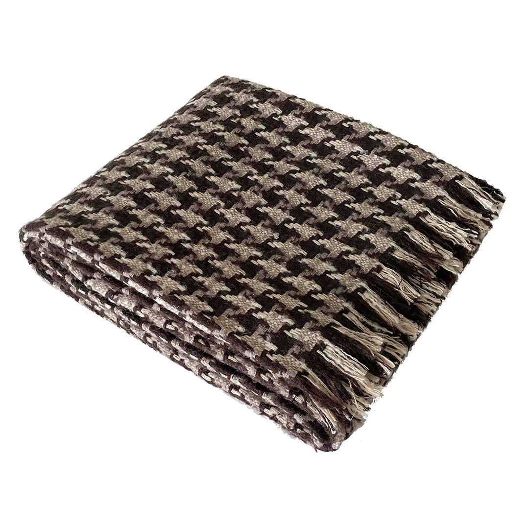 BEACON Mario wool blend blanket featuring Mario character design, soft and cozy for comfortable use.