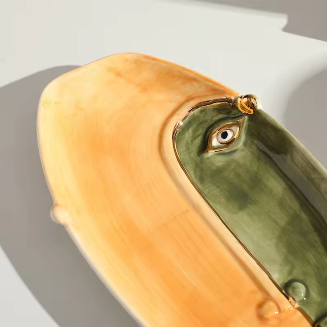 Beacon Smart Eye abstract plate featuring portrait detail, decorative ceramic plate with modern artistic design.