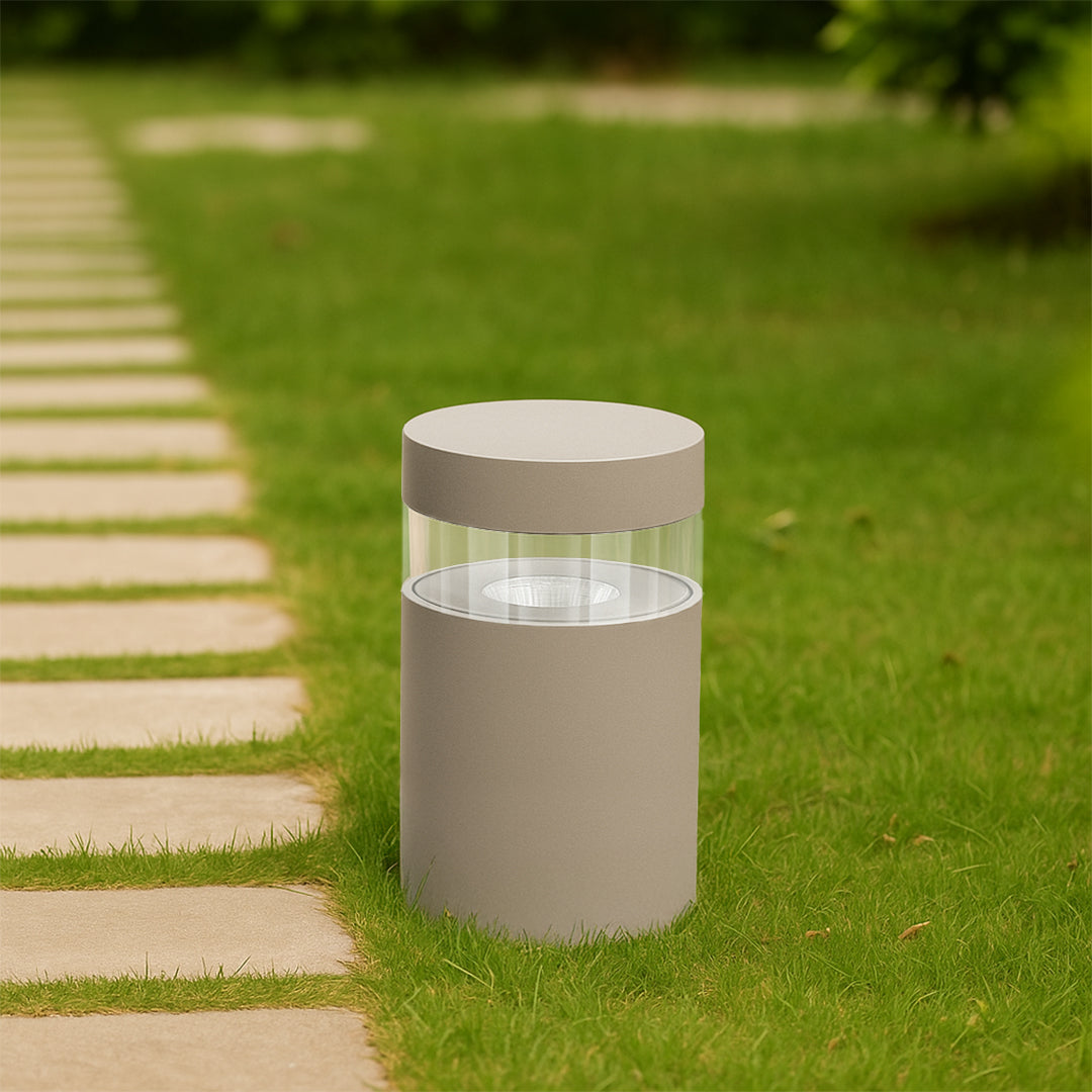 Beacon Solflare outdoor lamp LWC456A-150-200, outdoor lighting fixture with durable design and modern style.