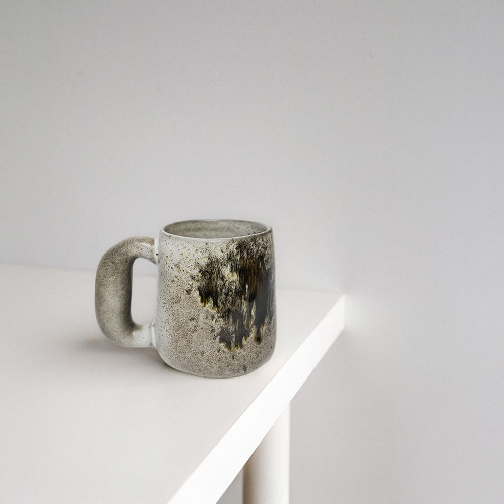 BEACON 600ml Terra Mug with eco-friendly design, ceramic material, and ergonomic handle for hot beverages.