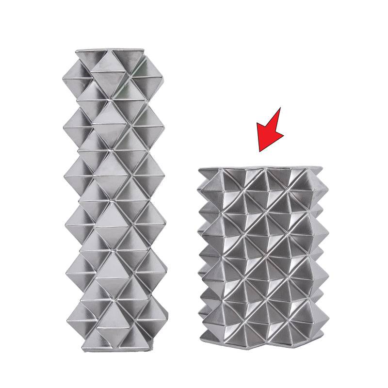 Tetrahedrons Element Vase -B Fa-D2126B -  Vases | مزهرية من الفضة رباعي السطوح - ebarza Furniture UAE | Shop Modern Furniture in Abu Dhabi & Dubai - مفروشات ايبازرا في الامارات | تسوق اثاث عصري وديكورات مميزة في دبي وابوظبي