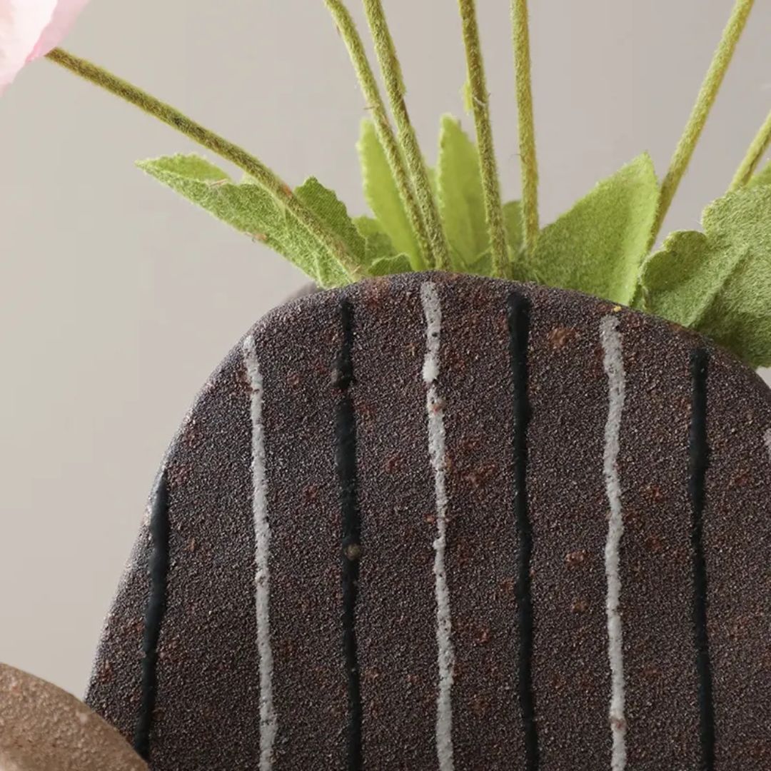 BEACON Tiramisu Vase A, elegant ceramic vase with a textured design, perfect for modern home decor.