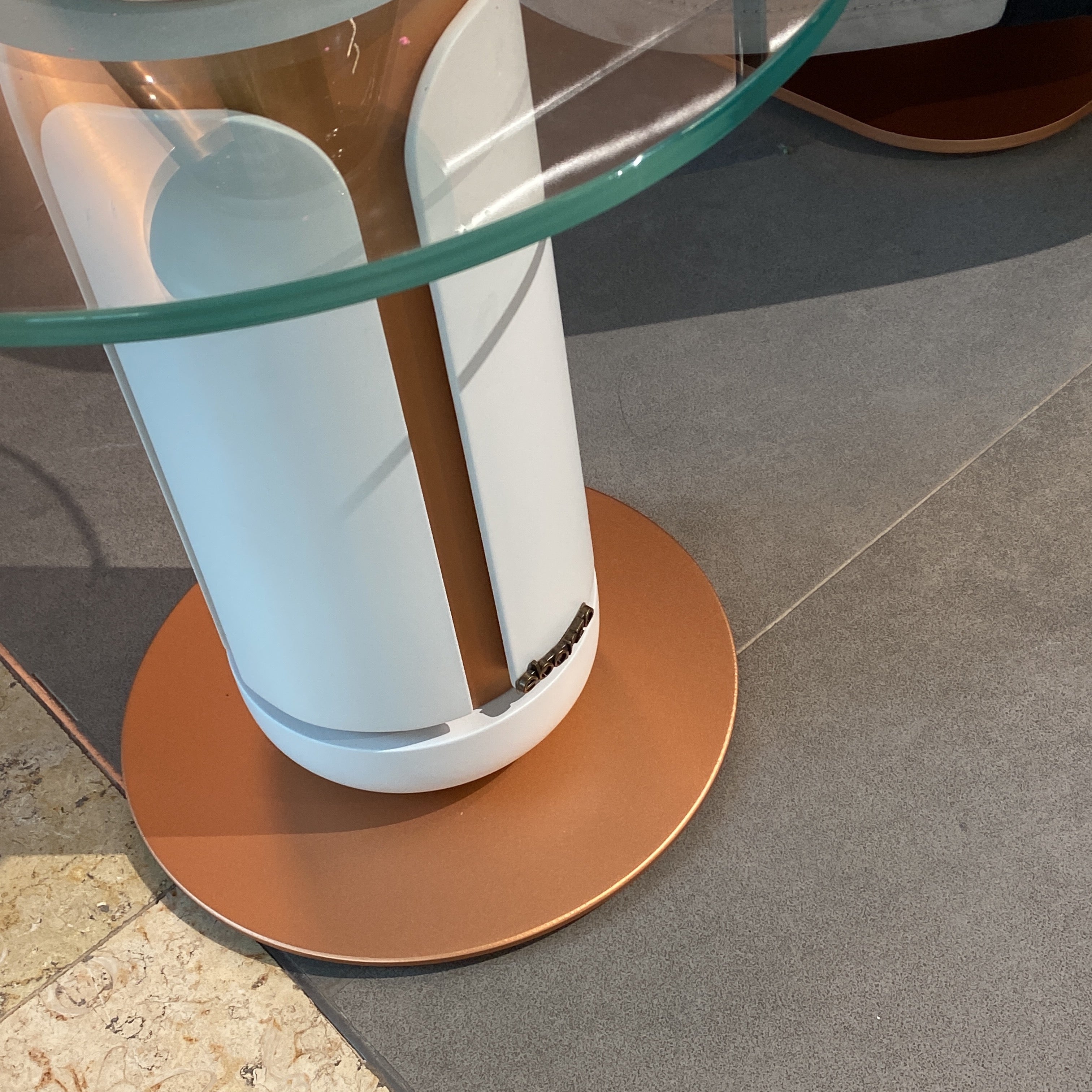 Tulip Side Table SHYTLP002 -  Side Tables - ebarza Furniture UAE | Shop Modern Furniture in Abu Dhabi & Dubai - مفروشات ايبازرا في الامارات | تسوق اثاث عصري وديكورات مميزة في دبي وابوظبي