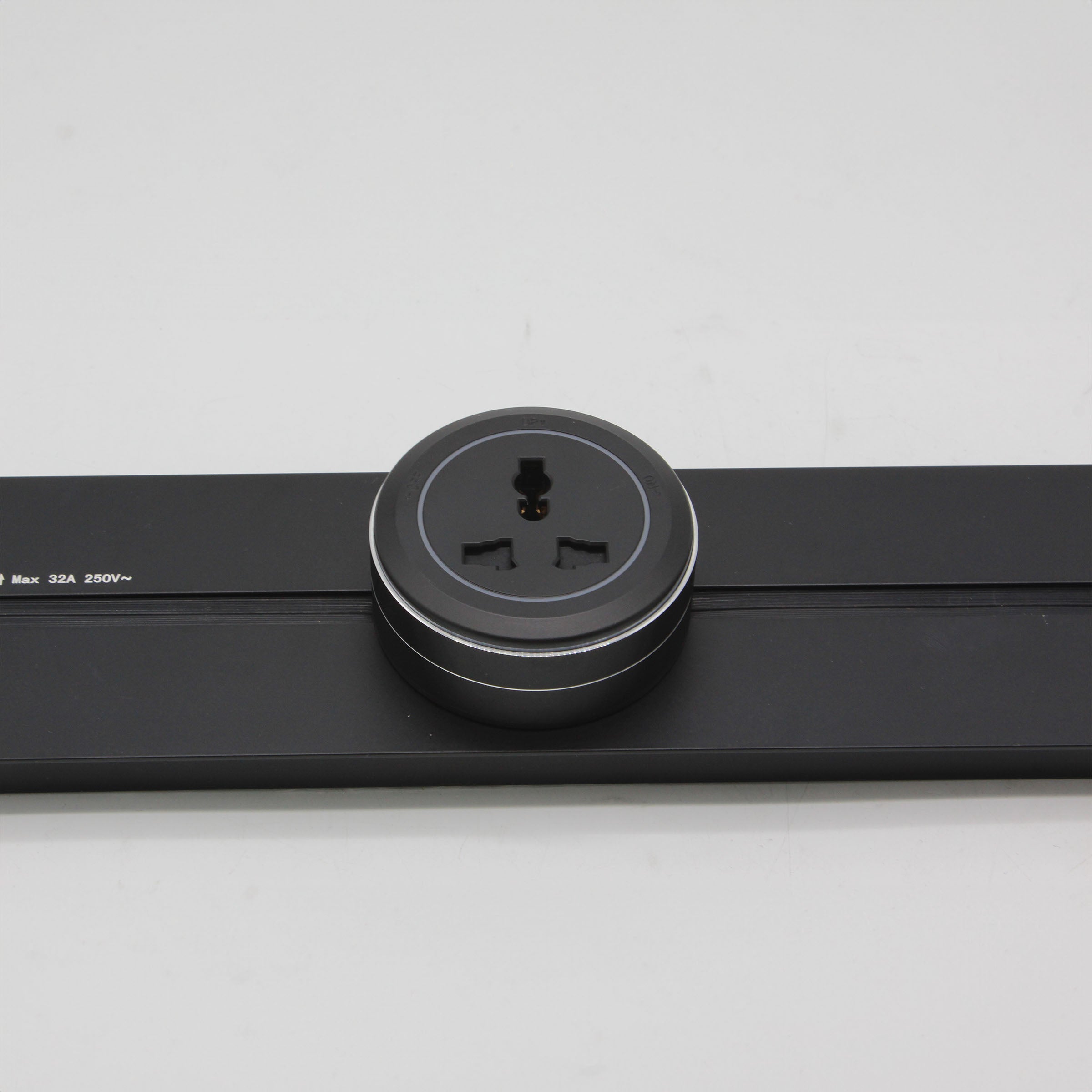 Universal BEACON AH04-CU Power Adapter for Power Track System, compact and versatile for electrical connections.