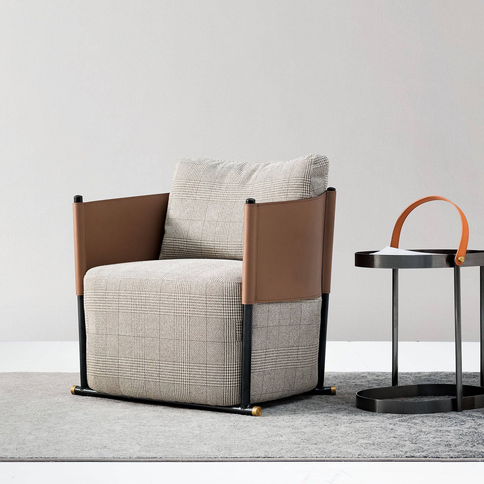 Vittoria Lounge Chair LC041 -  Lounge Chairs | كرسي صاله من فيتوريا - ebarza Furniture UAE | Shop Modern Furniture in Abu Dhabi & Dubai - مفروشات ايبازرا في الامارات | تسوق اثاث عصري وديكورات مميزة في دبي وابوظبي