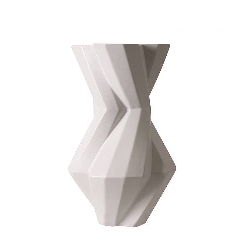 White Torsional Vase Fa-D2085A -  Vases | مزهرية التوائية بيضاء - ebarza Furniture UAE | Shop Modern Furniture in Abu Dhabi & Dubai - مفروشات ايبازرا في الامارات | تسوق اثاث عصري وديكورات مميزة في دبي وابوظبي