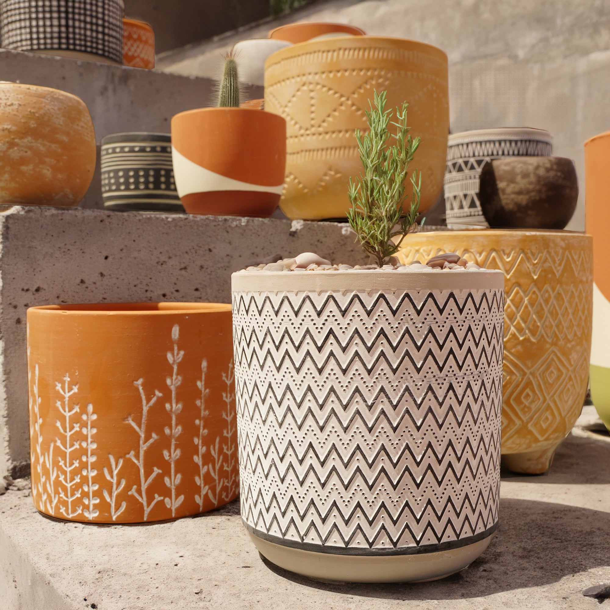 Zigzag Zebra Outdoor/indoor Black  Cement Planter Box 8040B-57 -  Planter Boxes - ebarza Furniture UAE | Shop Modern Furniture in Abu Dhabi & Dubai - مفروشات ايبازرا في الامارات | تسوق اثاث عصري وديكورات مميزة في دبي وابوظبي