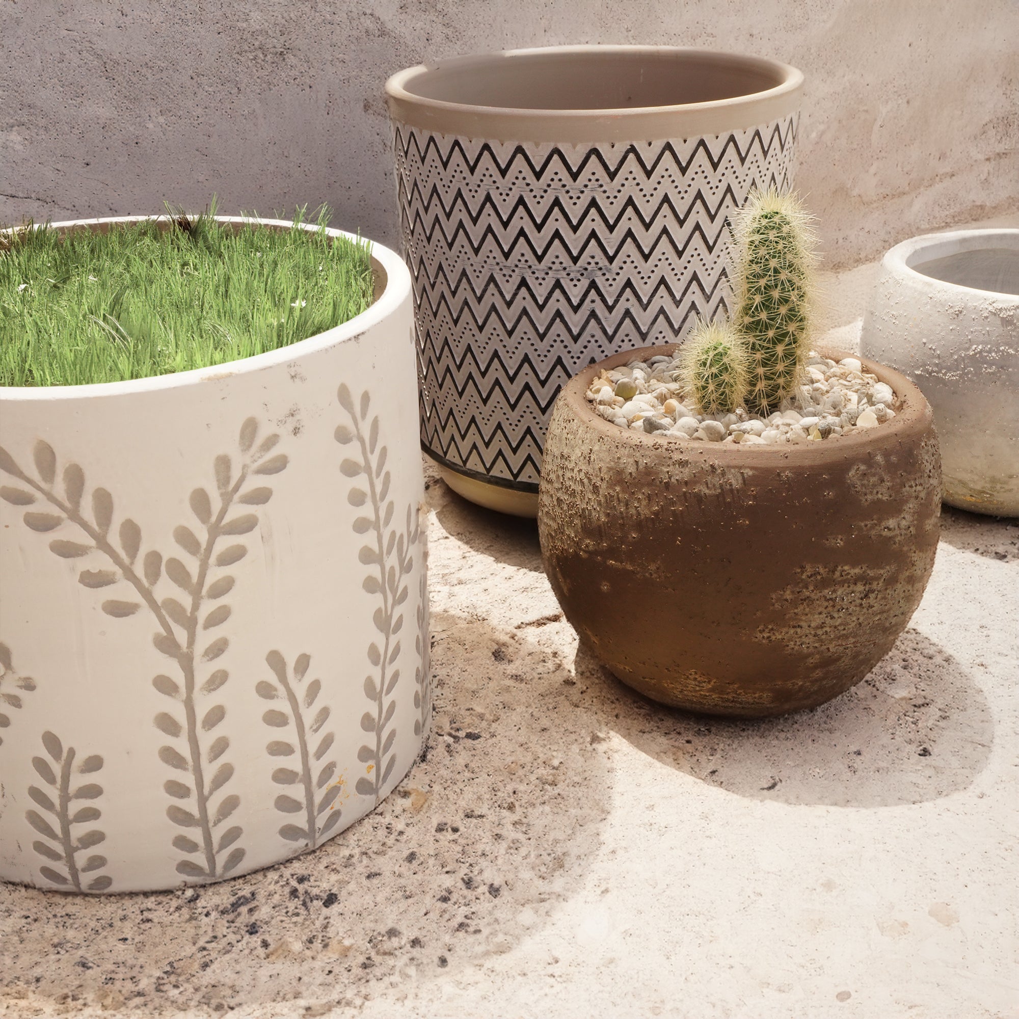 Zigzag Zebra Outdoor/indoor Black  Cement Planter Box 8040B-57 -  Planter Boxes - ebarza Furniture UAE | Shop Modern Furniture in Abu Dhabi & Dubai - مفروشات ايبازرا في الامارات | تسوق اثاث عصري وديكورات مميزة في دبي وابوظبي
