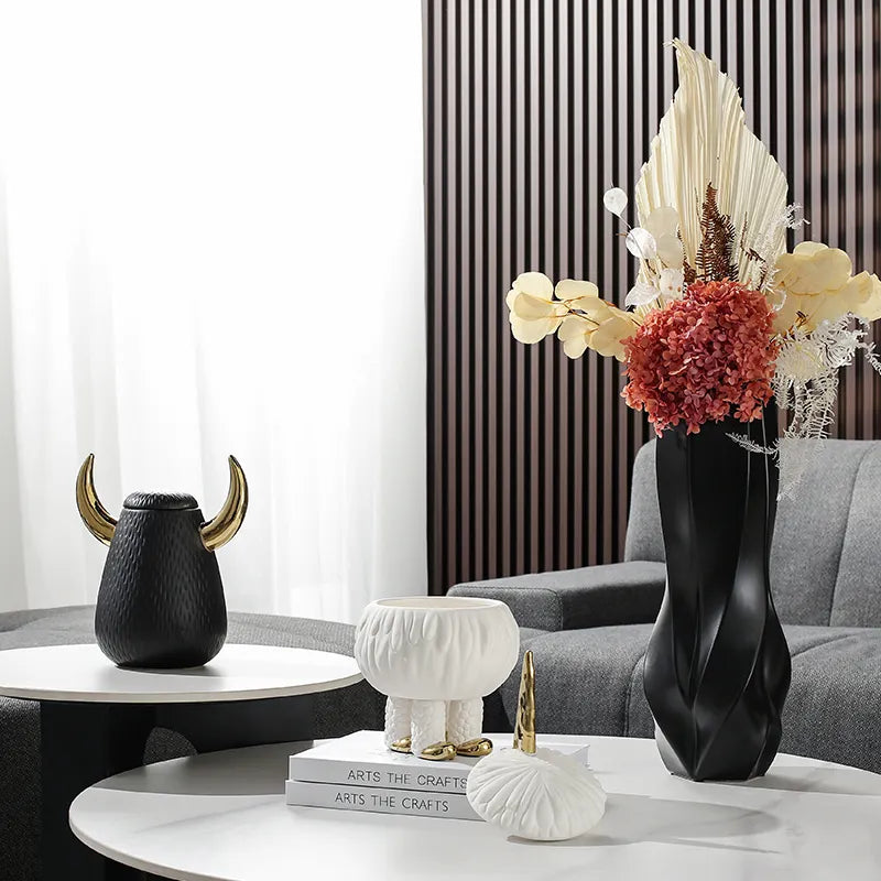 Black Horn Decoration -B Fa-D21075B -  Vases | ديكور القرن الأسود - ebarza Furniture UAE | Shop Modern Furniture in Abu Dhabi & Dubai - مفروشات ايبازرا في الامارات | تسوق اثاث عصري وديكورات مميزة في دبي وابوظبي