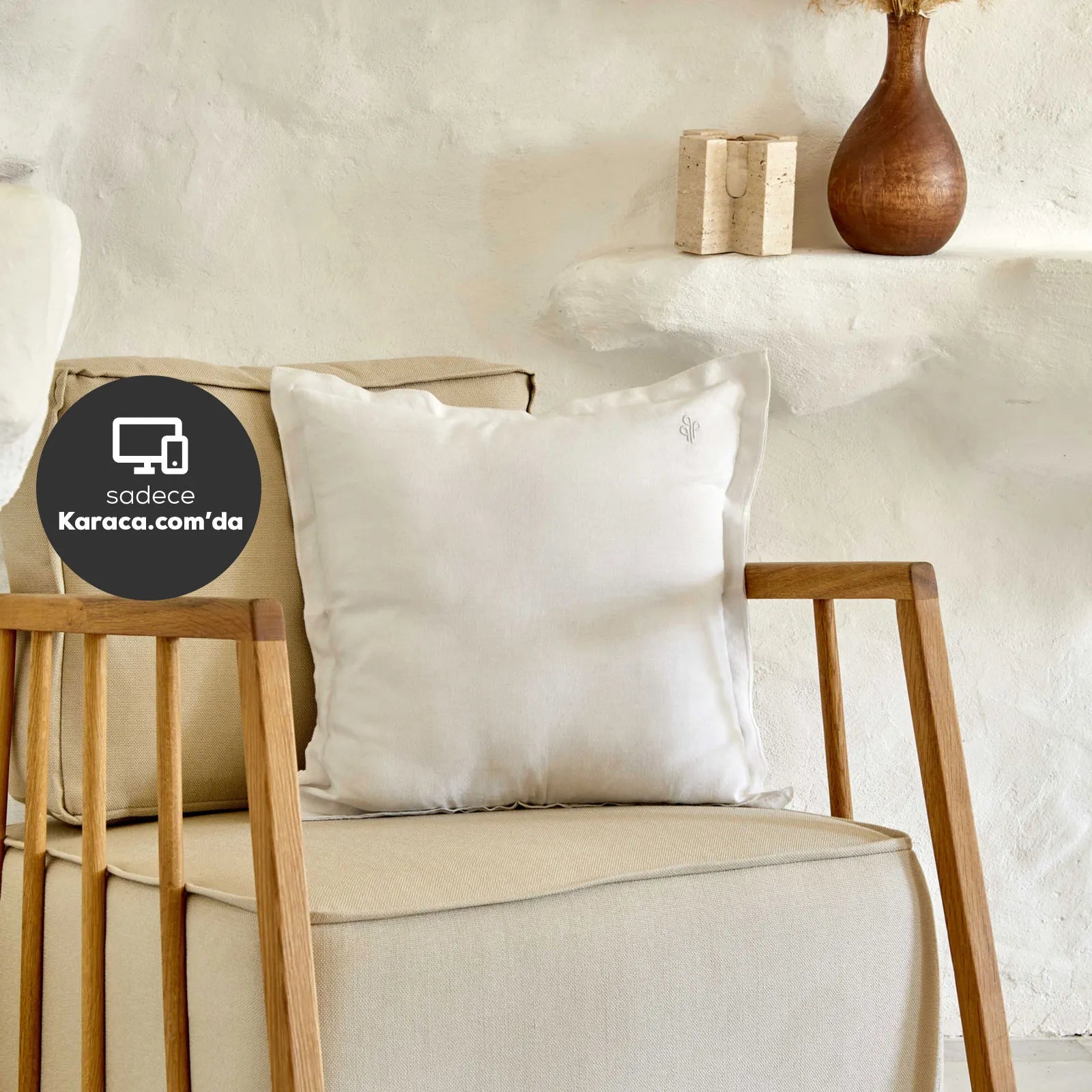 Karaca Home 4 Element White Filled Flat Pillow 45X45 Cm 200.18.01.0908 -  Cushions | كاراجا هوم وسادة مسطحة محشوة 4 عناصر بيضاء 45*45 سم - ebarza Furniture UAE | Shop Modern Furniture in Abu Dhabi & Dubai - مفروشات ايبازرا في الامارات | تسوق اثاث عصري وديكورات مميزة في دبي وابوظبي