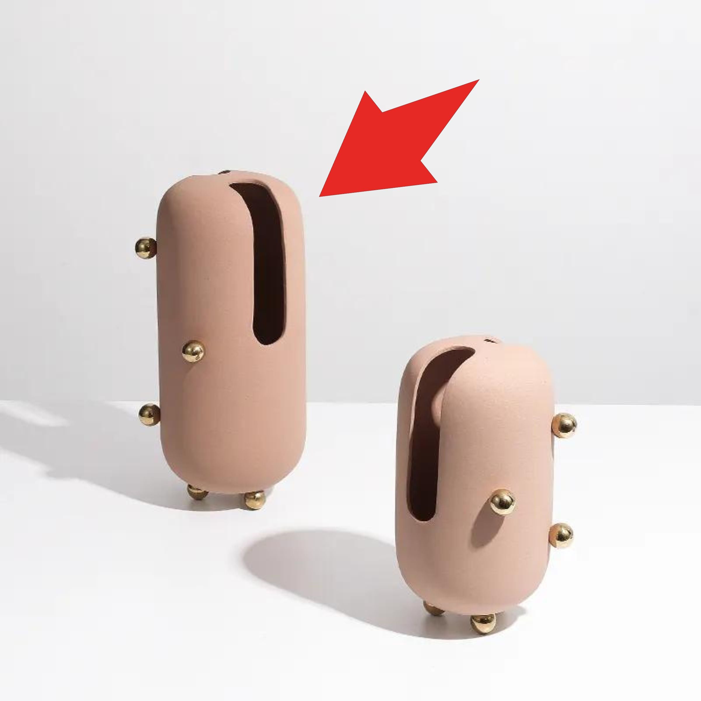 Blush Ceramic Vase With Gold Stainless Steel Detail Fd-D22064A -  Vases - ebarza Furniture UAE | Shop Modern Furniture in Abu Dhabi & Dubai - مفروشات ايبازرا في الامارات | تسوق اثاث عصري وديكورات مميزة في دبي وابوظبي