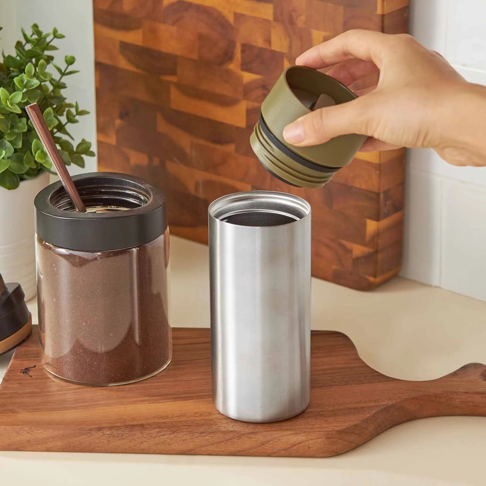 Karaca Bottom Green Thermos 350 Ml 153.03.06.5669 -  Drinkware - ebarza Furniture UAE | Shop Modern Furniture in Abu Dhabi & Dubai - مفروشات ايبازرا في الامارات | تسوق اثاث عصري وديكورات مميزة في دبي وابوظبي