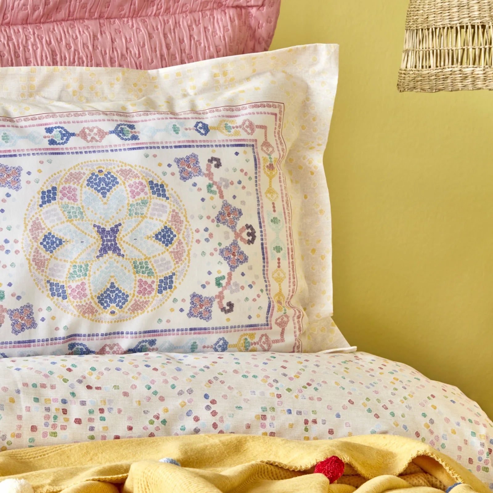 Karaca Home Bonbon Pink Double Cotton Winter Set 200.19.01.0021 -  Bedding - ebarza Furniture UAE | Shop Modern Furniture in Abu Dhabi & Dubai - مفروشات ايبازرا في الامارات | تسوق اثاث عصري وديكورات مميزة في دبي وابوظبي