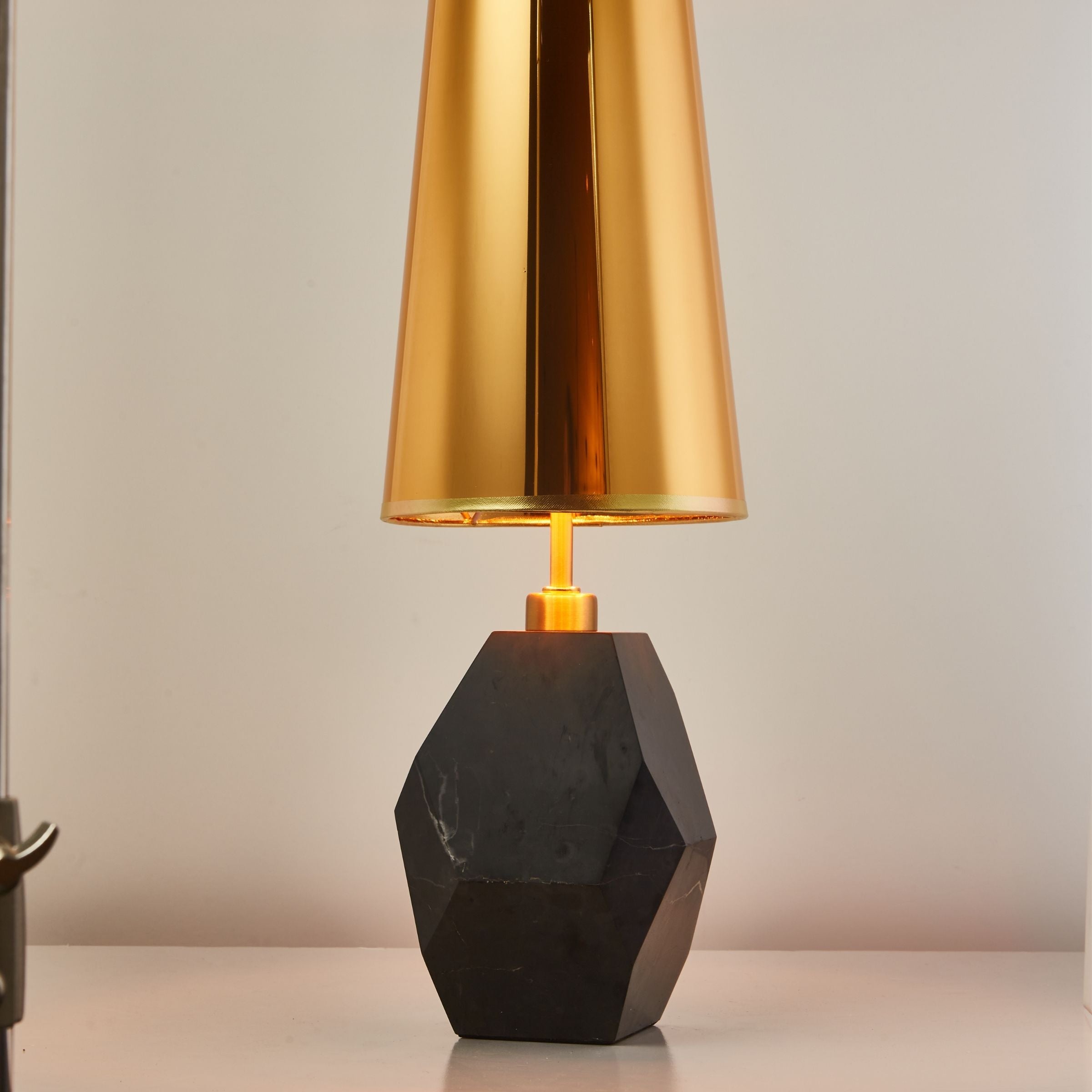 Soul Black Marble Table Lamp CY-LTD-1023-B -  Desk\table Lamps - ebarza Furniture UAE | Shop Modern Furniture in Abu Dhabi & Dubai - مفروشات ايبازرا في الامارات | تسوق اثاث عصري وديكورات مميزة في دبي وابوظبي