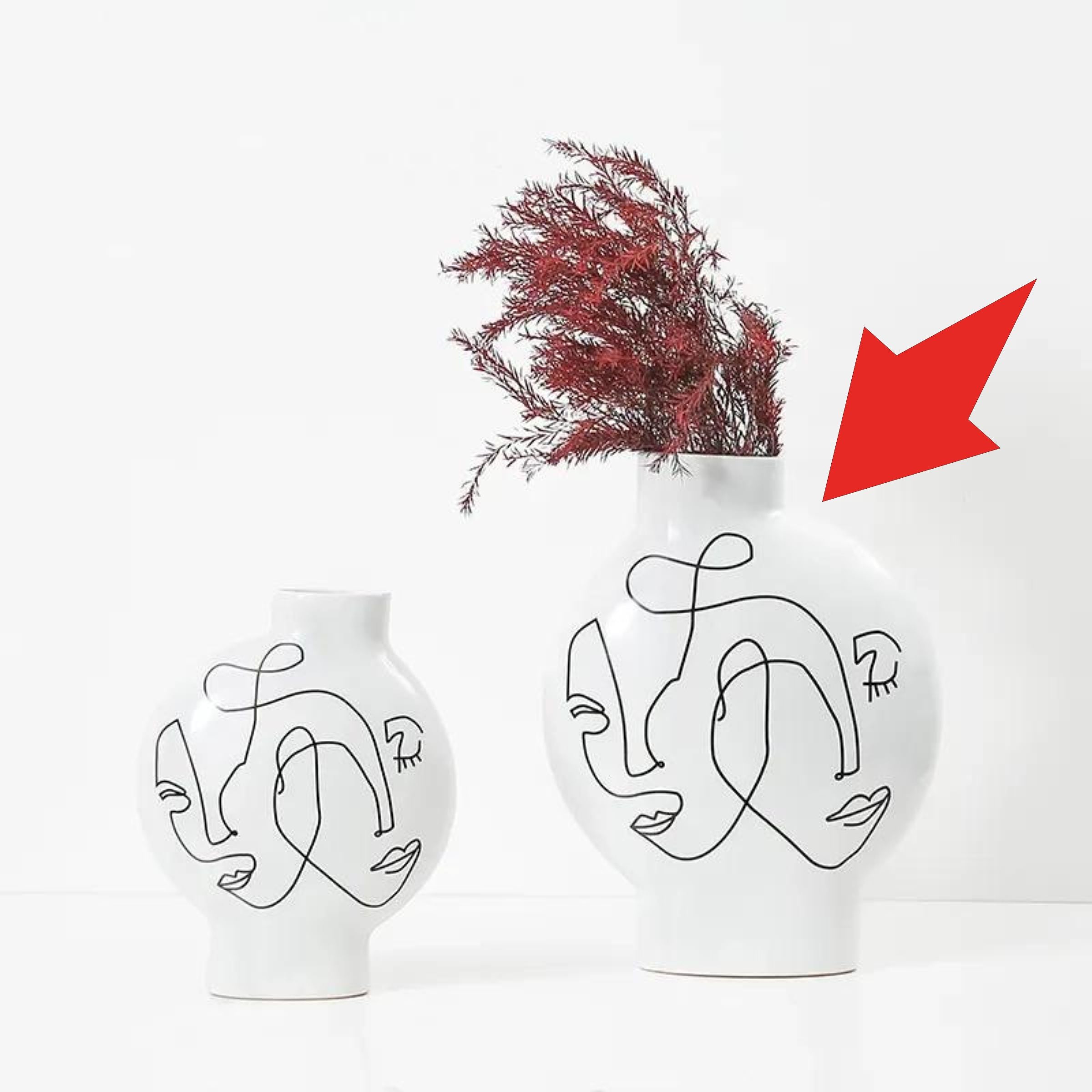 White Hand Painted Vase-A Fa-D21102A -  Vases - ebarza Furniture UAE | Shop Modern Furniture in Abu Dhabi & Dubai - مفروشات ايبازرا في الامارات | تسوق اثاث عصري وديكورات مميزة في دبي وابوظبي